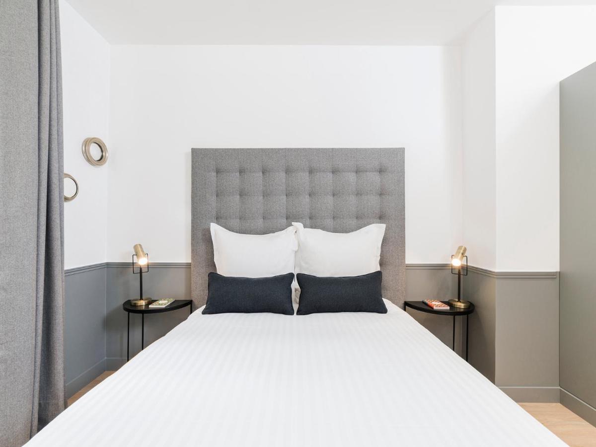 Livinparis - Luxury 3 Bedrooms Arc De Triomphe I Apartment *