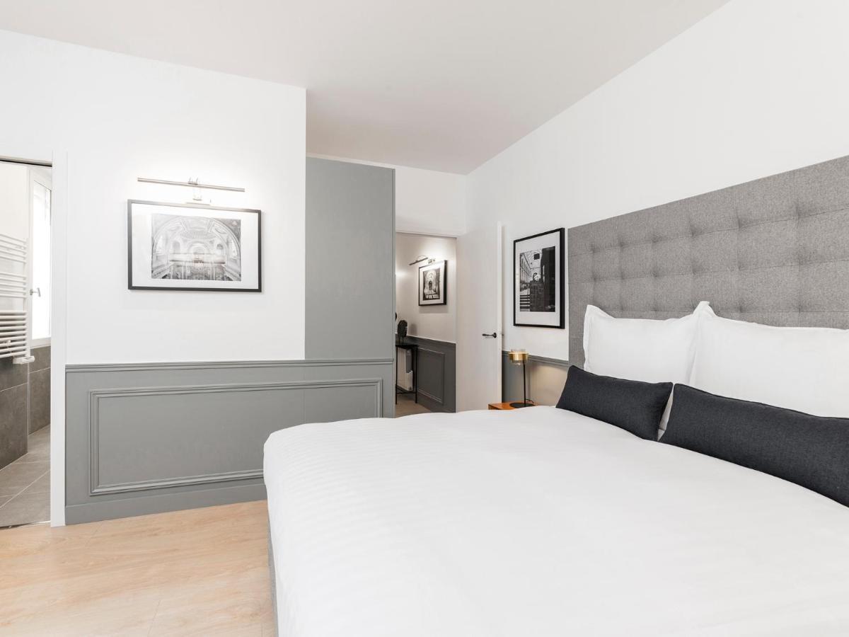 Livinparis - Luxury 3 Bedrooms Arc De Triomphe I Apartment *